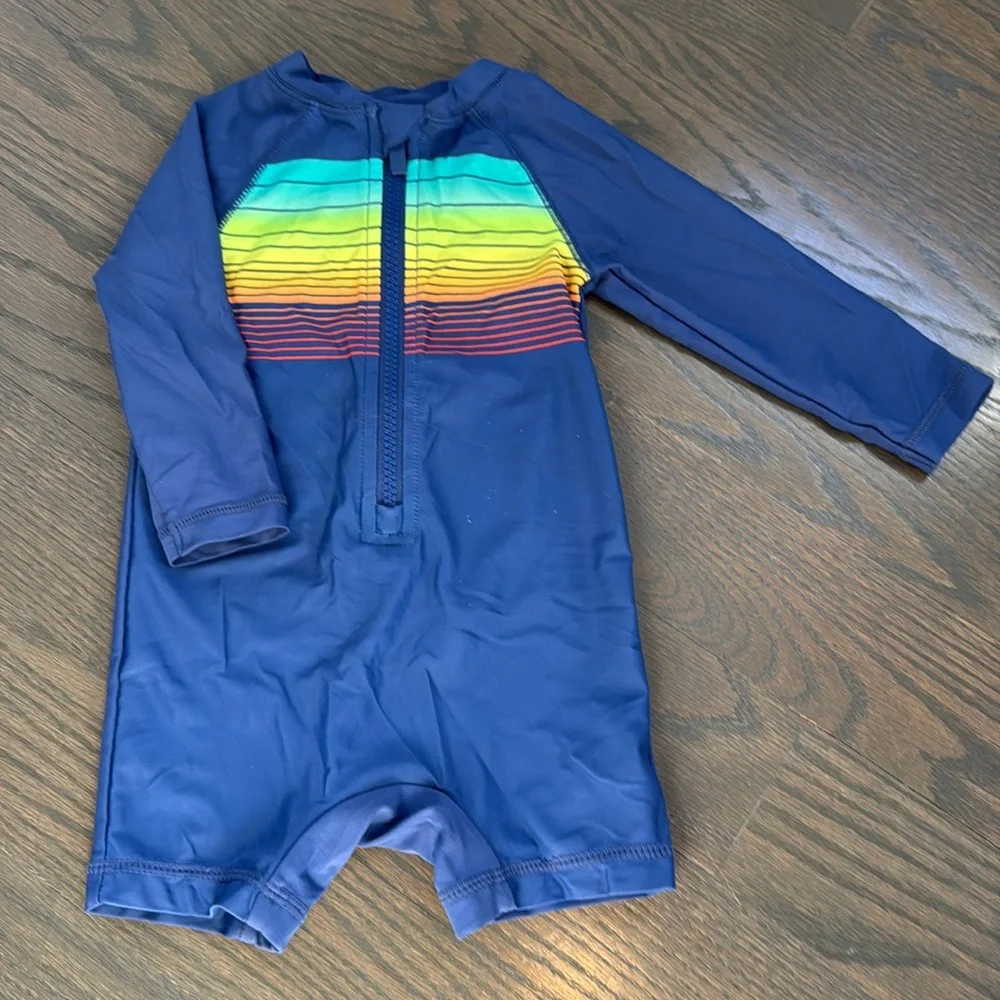 Old Navy Baby Long Sleeve Rainbow Rash Guard Swimsuit Blue 6–12M